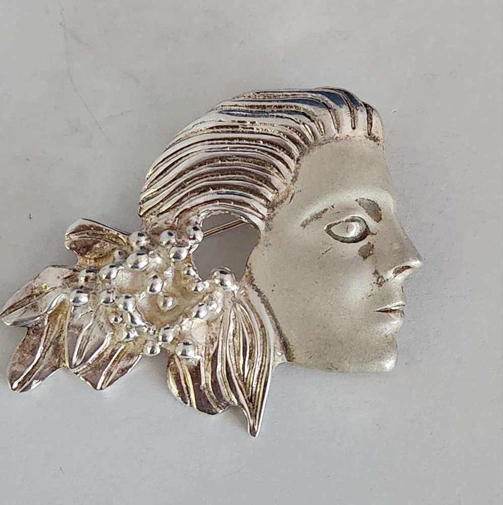 Vintage Mid-Century Modern D’Molina Woman in Profile Brooch Sterling Silver